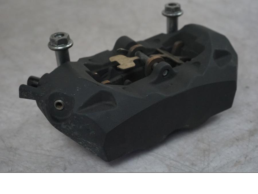 Vänster sida på Bromsok från en BMW F 800 R -2018 motorcykel.