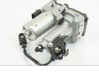 Höger sida på ABS Pump från en Honda CBR 1000 RR -2010 motorcykel.