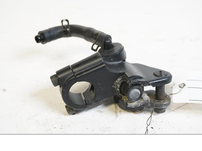 Baksidan på Bromshuvudcylinder från en Triumph TT 600 -2000 motorcykel.