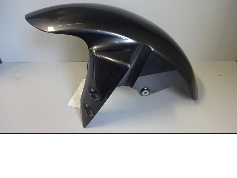 Framsidan på Framskärm från en Yamaha FZ1-SA -2008 motorcykel.