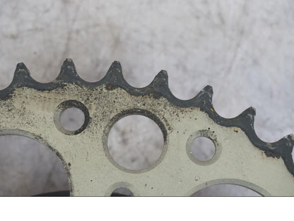 Snett uppifrån på Drevfäste från en Kawasaki ZX-6R -2006 motorcykel.