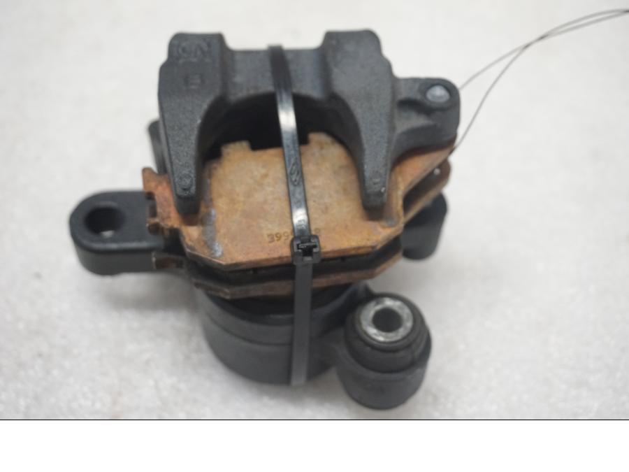 Höger sida på Bromsok från en Suzuki SV 650 -2016 motorcykel.