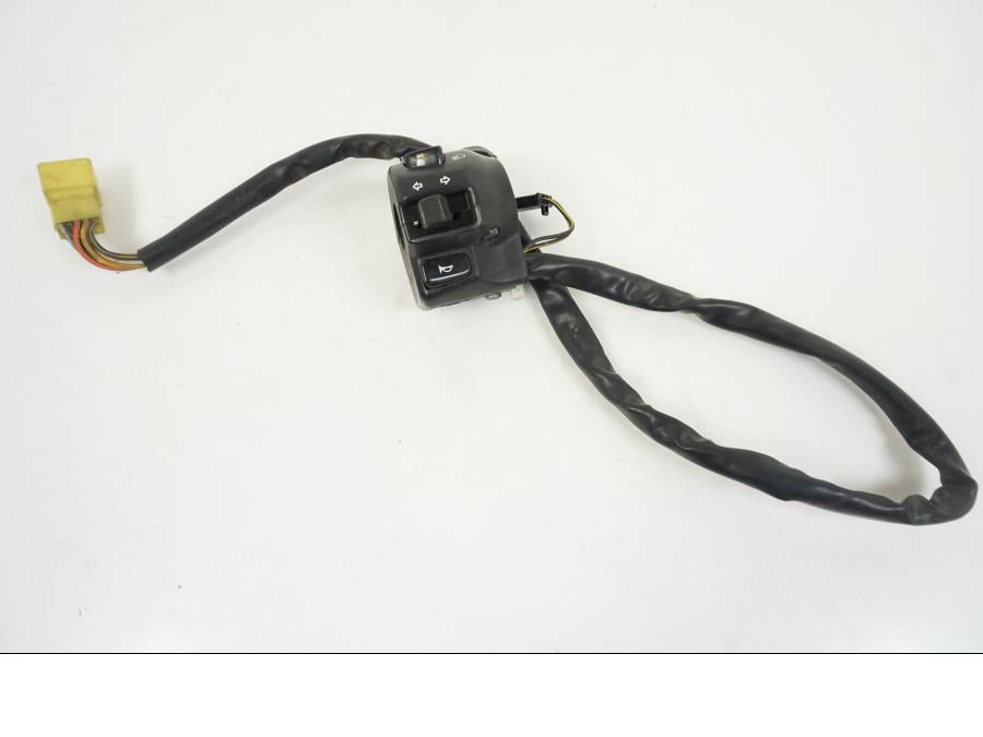 Framsidan på Styrelreglage från en Suzuki GSX-R 750 -2001 motorcykel.