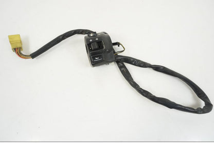 Framsidan på Styrelreglage från en Suzuki GSX-R 750 -2001 motorcykel.