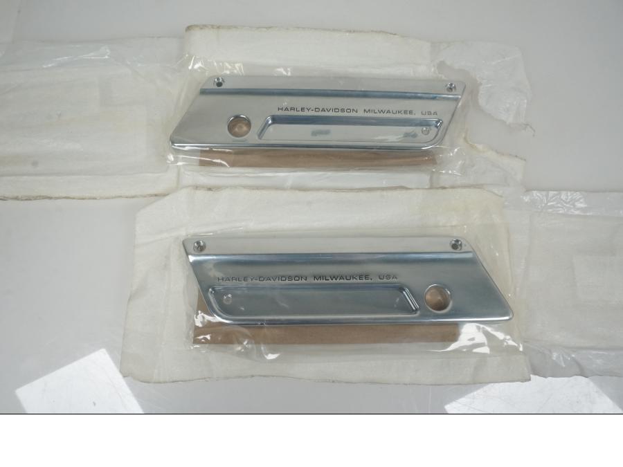 Baksidan på Väsklock från en H-D Touring Road King FLHR/I -2013 motorcykel.