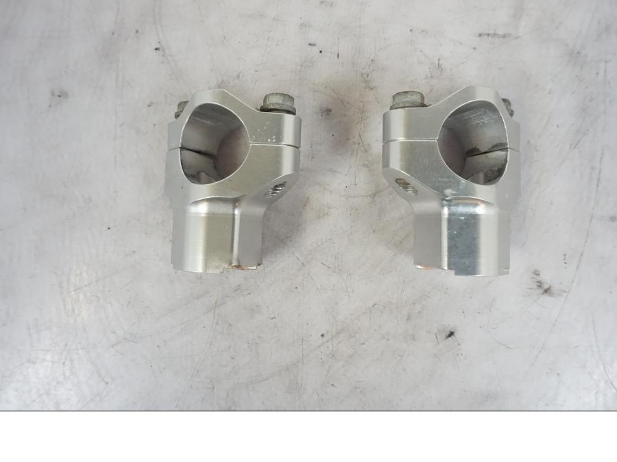 Höger sida på Styrfäste från en KTM 690 SMCR -2016 motorcykel.