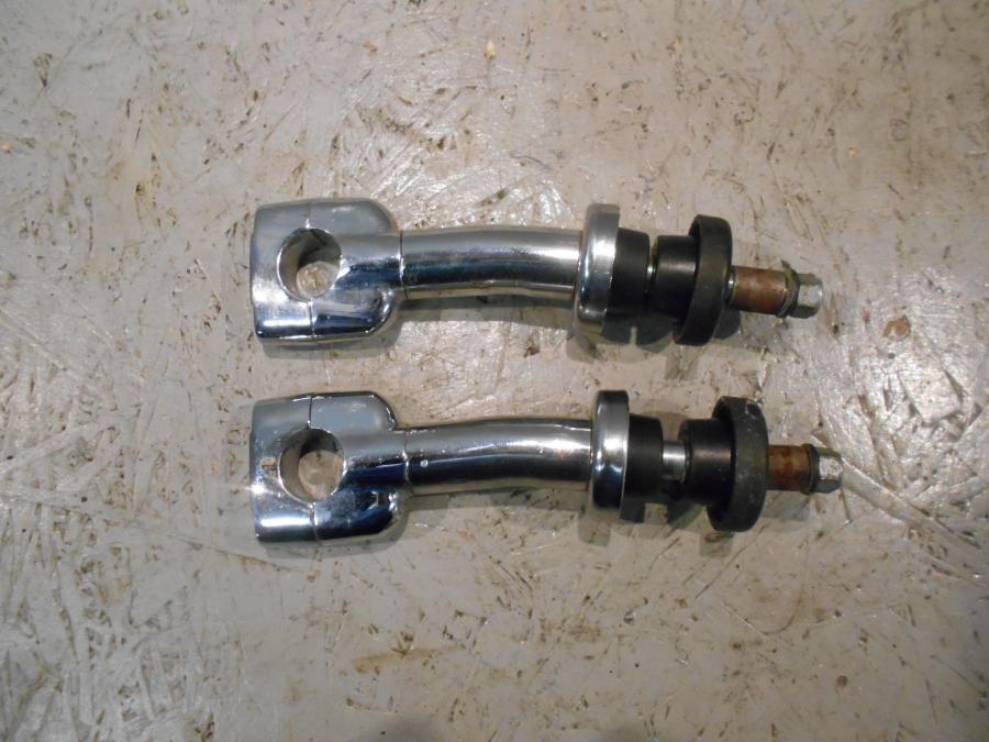 Baksidan på Styrfäste från en Suzuki VS 750 Intruder -1986 motorcykel.