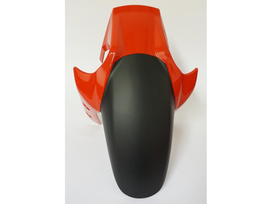 Vänster sida på Framskärm från en Ducati Multistrada 1200 -2010 motorcykel.