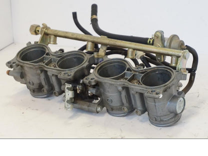 Snett uppifrån på Spjällhus från en Honda CBR 900 RR -2001 motorcykel.