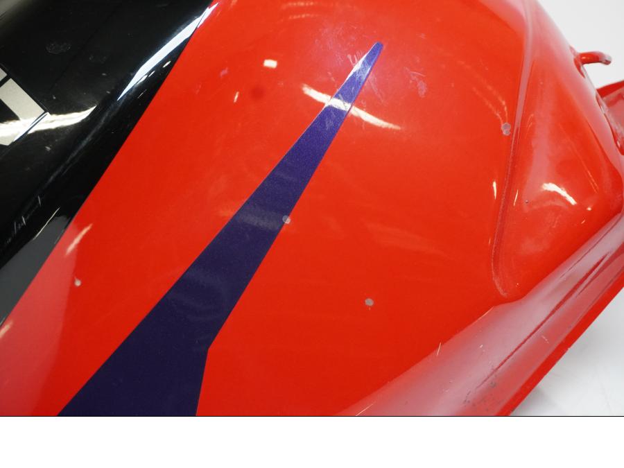 Extrabild3 på Bensintank från en Kawasaki ZX-6R -1998 motorcykel.