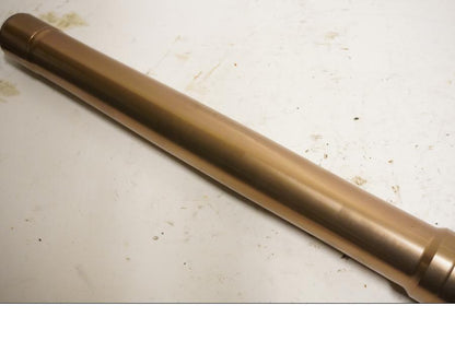 Höger sida på Gaffelben från en Triumph Speed Triple -2011 motorcykel.