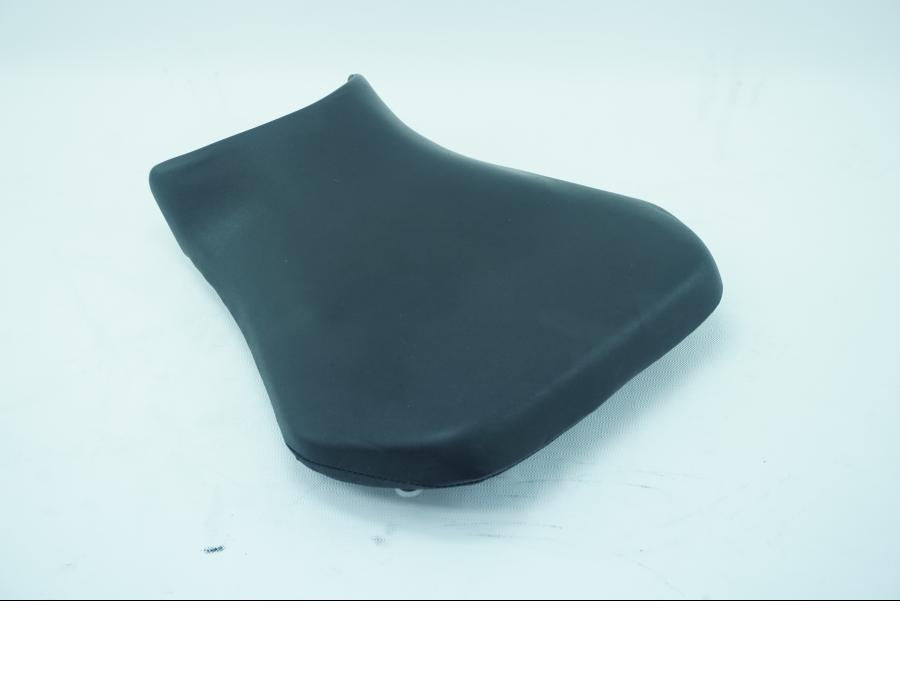 Höger sida på Sadel från en Yamaha YZF 1000 R1 -2002 motorcykel.