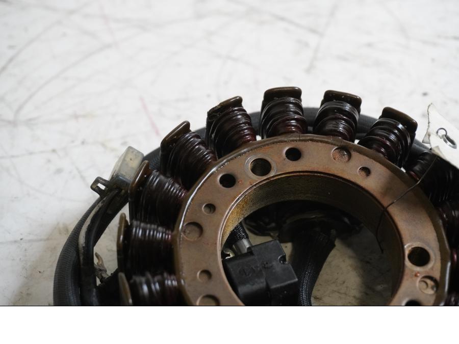 Baksidan på Generator från en Yamaha XV 750 -1993 motorcykel.