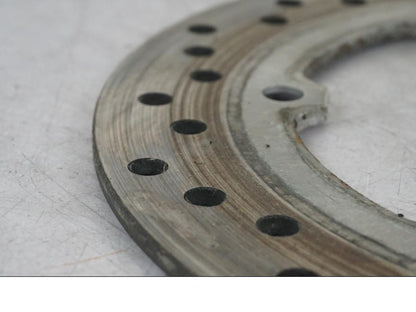 Höger sida på Bromsskiva från en Honda CBR 1100 XX -1999 motorcykel.