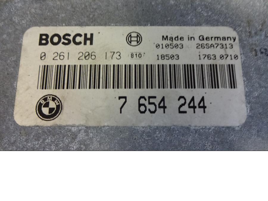 Baksidan på Motronic styrenhet från en BMW R 1150 RS -2002 motorcykel.