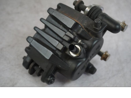 Vänster sida på Bromsok från en Kawasaki VN 1500 -1996 motorcykel.