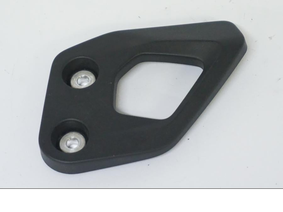 Framsidan på Fotpinnehälskydd från en BMW R 1250 GS -2022 motorcykel.