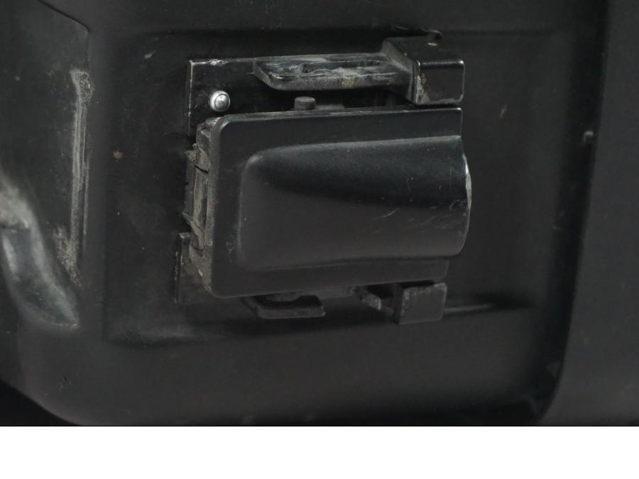 Snett nerifrån på Sidoväska från en BMW K 1100 LT -1994 motorcykel.