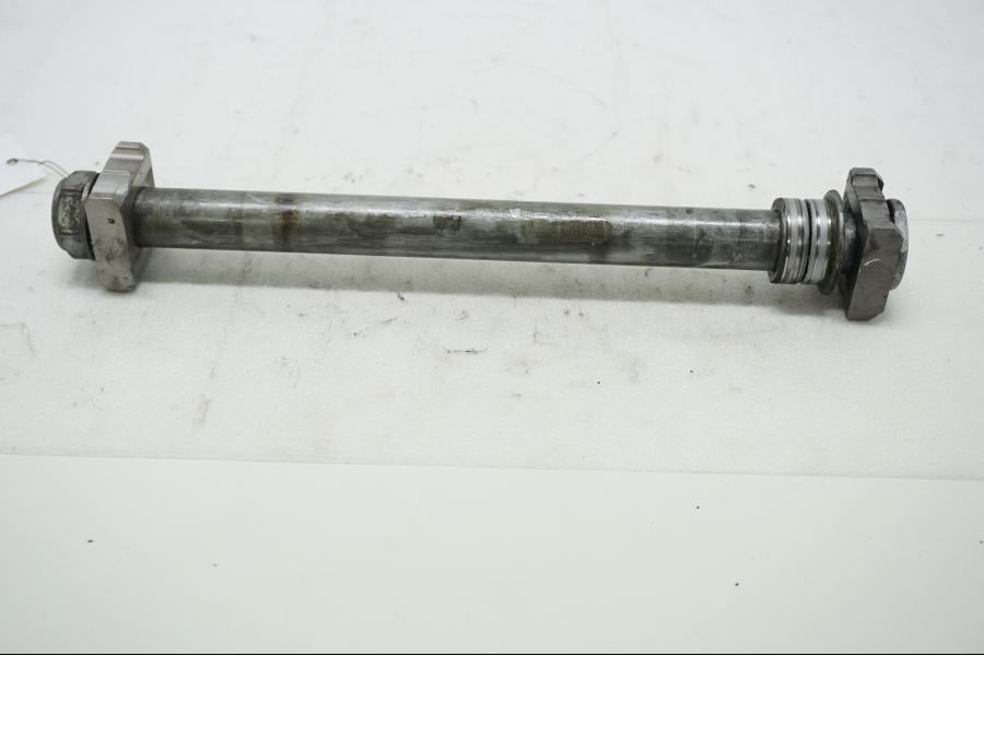 Framsidan på Axel från en Honda CBR 1000 RR -2004 motorcykel.