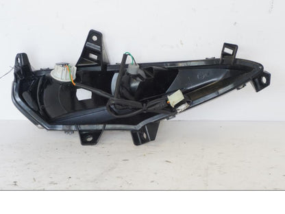 Snett nerifrån på Blinkers från en Honda SH 300 A -2011 scooter.