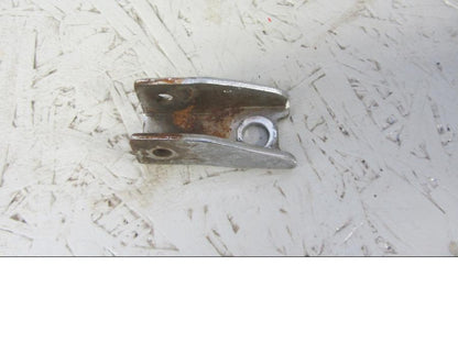 Framsidan på Fotpinnefäste från en Suzuki GSX 400 -1984 motorcykel.