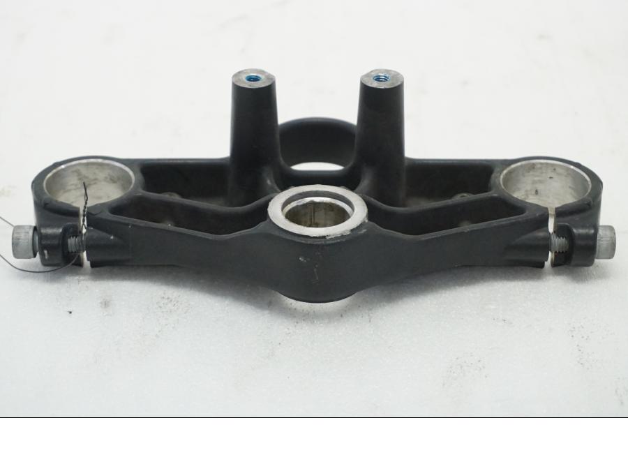 Baksidan på Gaffelkrona från en Yamaha YZF-R 125 -2008 motorcykel.