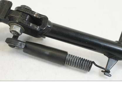 Snett uppifrån på Sidostöd från en Yamaha YZF R7 -2022 motorcykel.