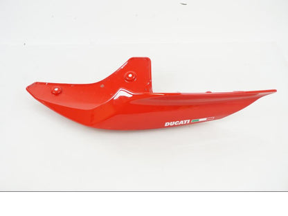 Höger sida på Bakvinge från en Ducati Panigale V2 -2022 motorcykel.
