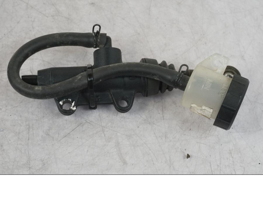 Baksidan på Bromshuvudcylinder från en KTM 1290 Super Adventure R -2018 motorcykel.