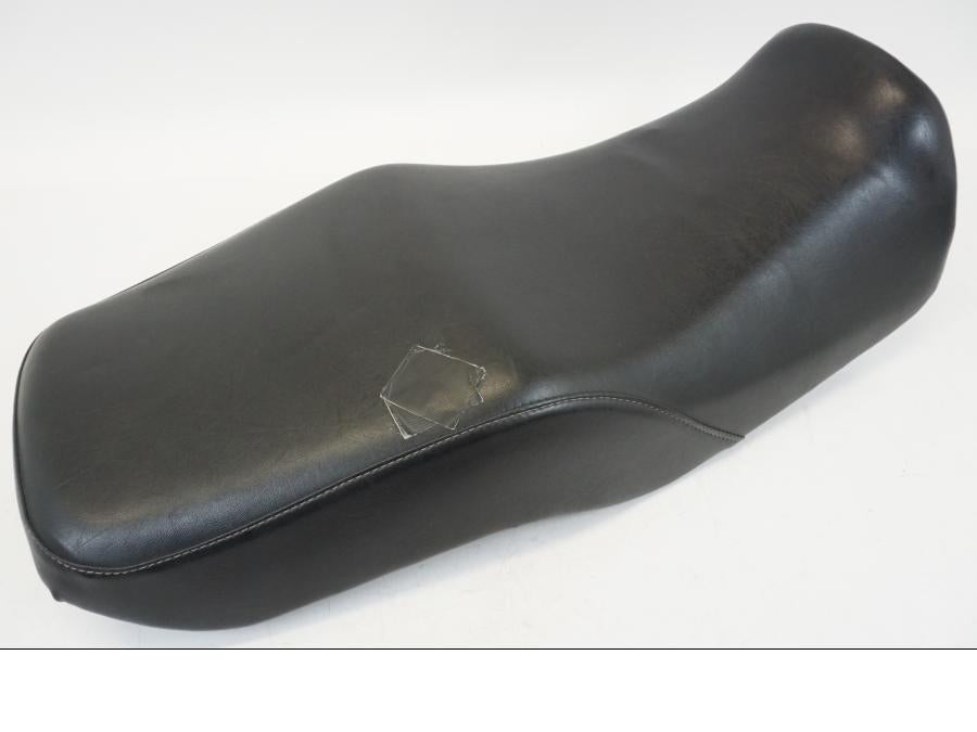 Framsidan på Sadel från en Honda CB 750 -2002 motorcykel.