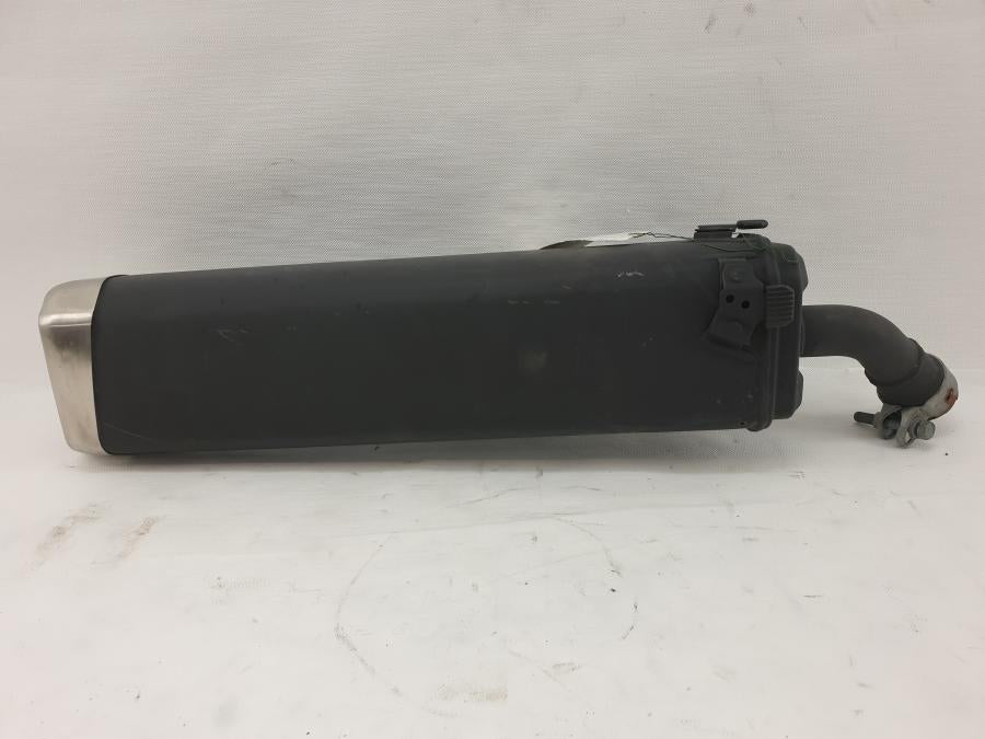 Baksidan på Ljuddämpare från en Kawasaki Z 125 -2019 motorcykel.