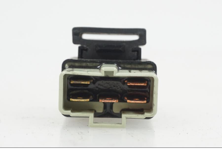 Baksidan på Relä från en Yamaha XJ 900 -1997 motorcykel.