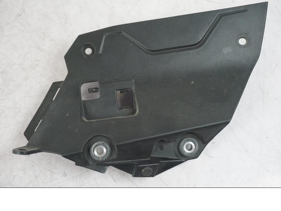 Baksidan på Sidkåpa från en Yamaha MT-09 -2016 motorcykel.