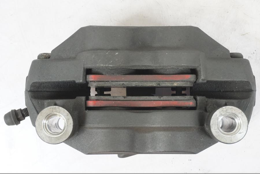 Höger sida på Bromsok från en Suzuki GSX-R 750 -2007 motorcykel.