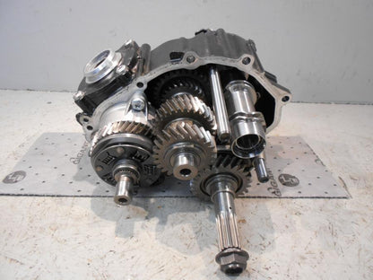 Baksidan på Växellåda från en BMW K 1600 -2018 motorcykel.