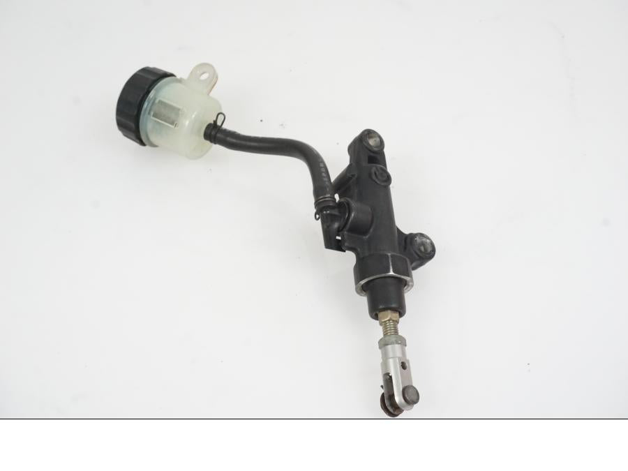 Framsidan på Bromshuvudcylinder från en Yamaha YZF R6 -2006 motorcykel.