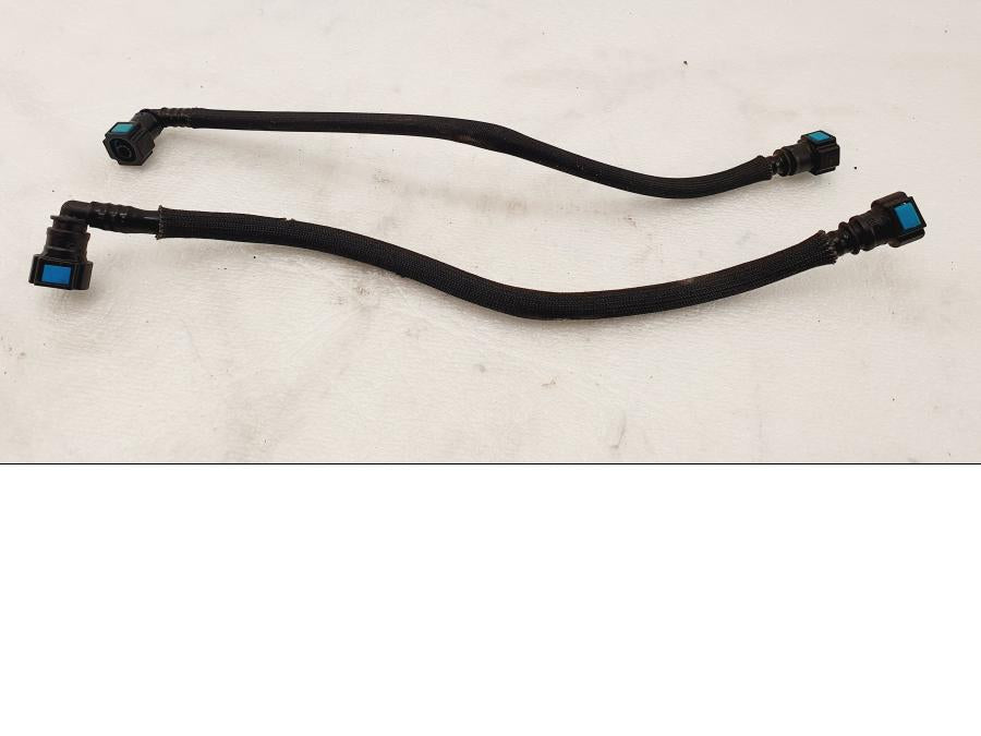 Framsidan på Bensinledning från en H-D V-Rod 1130 -2005 motorcykel.