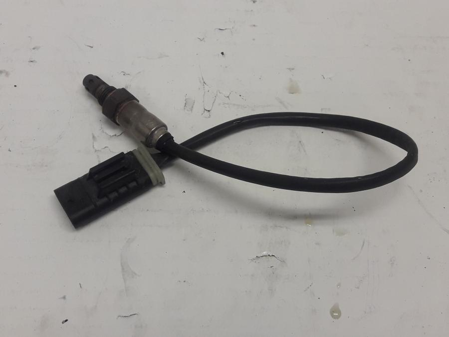 Framsidan på Lambdasond från en BMW R 1250 RS -2020 motorcykel.