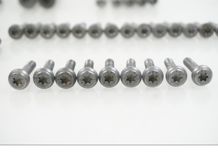 Höger sida på Skruv / Mutter etc från en BMW F 850 GS -2019 motorcykel.