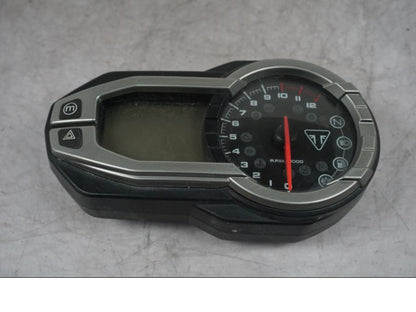 Framsidan på Instrumentpanel från en Triumph Tiger Explorer -2016 motorcykel.