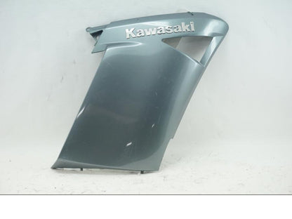 Framsidan på Sidkåpa från en Kawasaki GTR 1400 -2008 motorcykel.