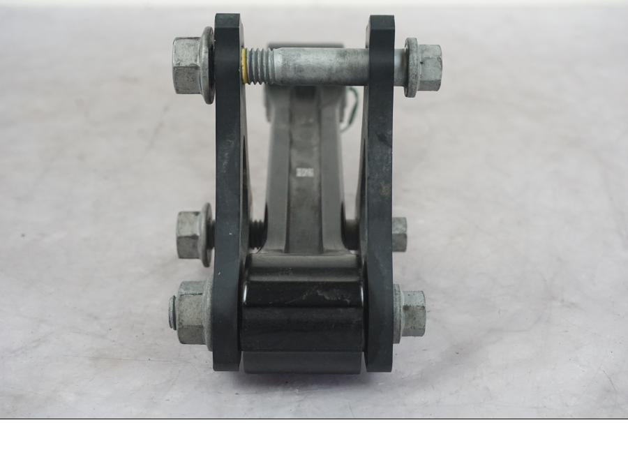 Höger sida på Stötdämparlänkage från en KTM 1290 Super Duke R -2022 motorcykel.