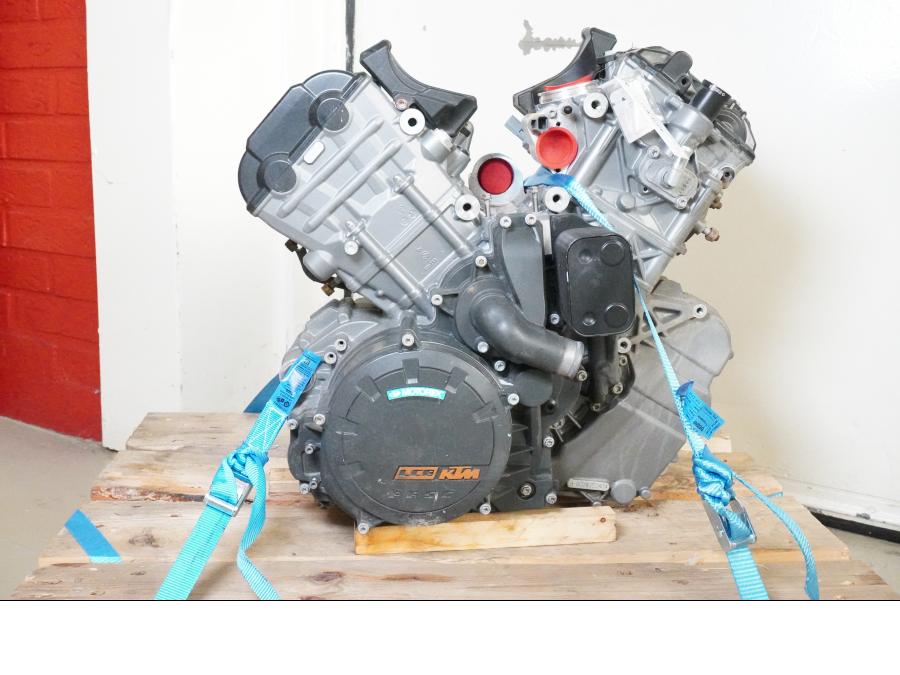 Extrabild2 på Motor från en KTM 1290 Super Adventure R -2018 motorcykel.