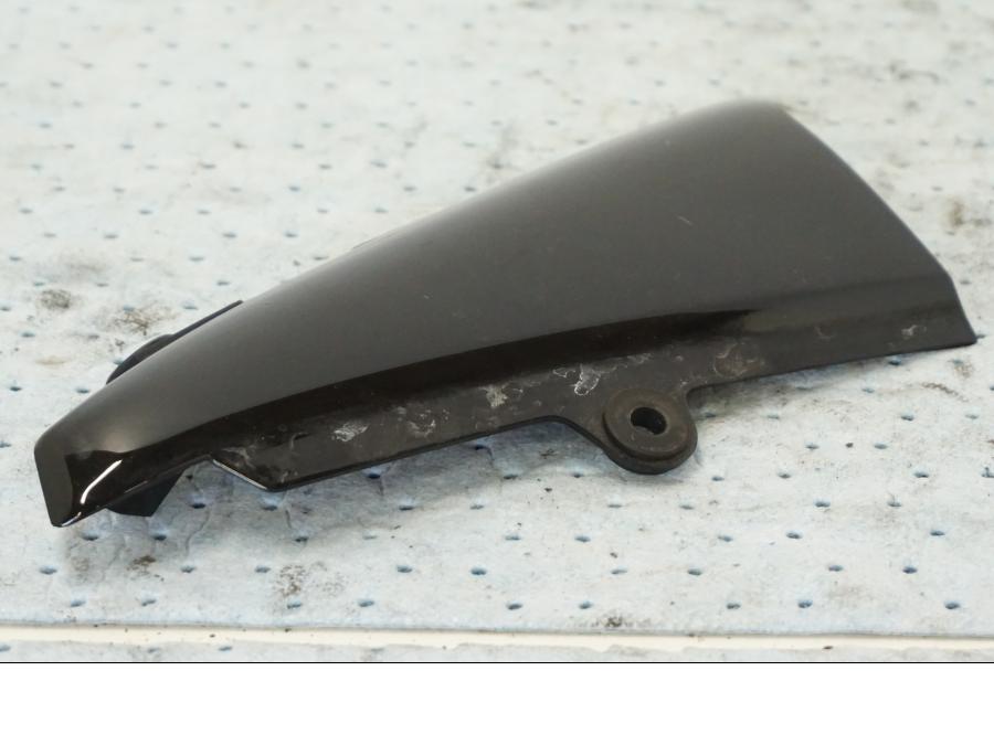 Höger sida på Bensintankskåpa från en Suzuki GSX 1300 BK -2008 motorcykel.