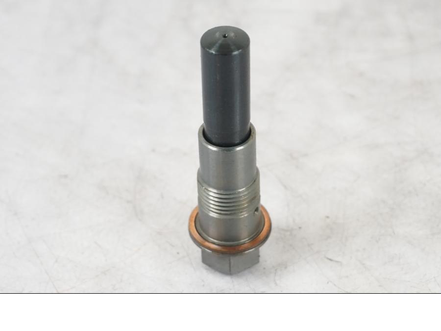 Baksidan på Kamkedjesträckare från en BMW R 1200 GSA -2014 motorcykel.