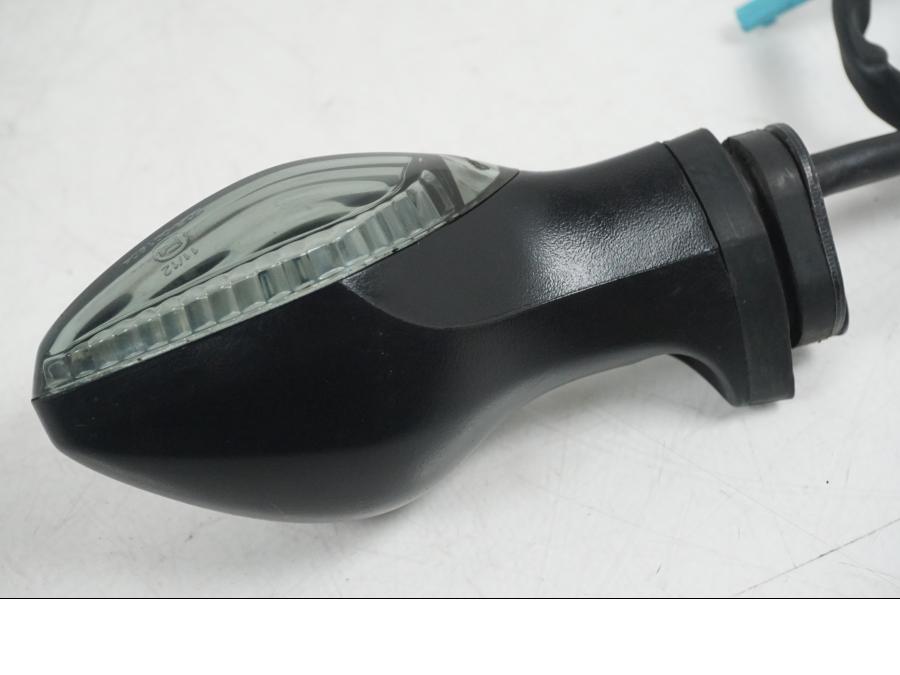 Vänster sida på Blinkers från en Honda CB 650 F Hornet -2017 motorcykel.