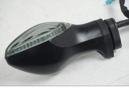 Vänster sida på Blinkers från en Honda CB 650 F Hornet -2017 motorcykel.