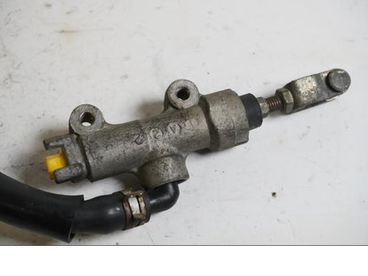 Baksidan på Bromshuvudcylinder från en Kawasaki Zephyr 750 -1991 motorcykel.