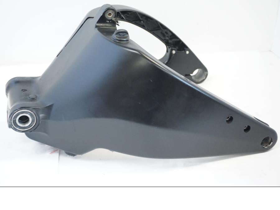 Vänster sida på Sving från en Buell XB9S -2003 motorcykel.