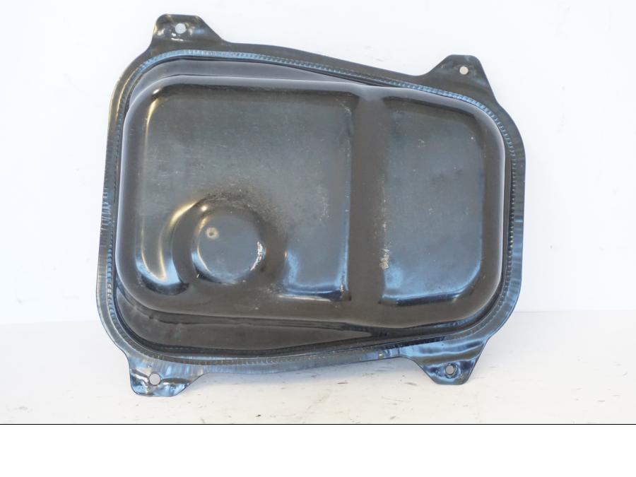 Vänster sida på Bensintank från en Kymco Agility 125 -2019 scooter.